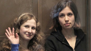 Liberan a Tolokónnikova y Aliójina, las últimas integrantes de Pussy Riot en prisión