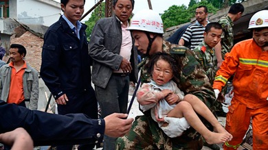 El suroeste de China queda en ruinas tras un fuerte temblor