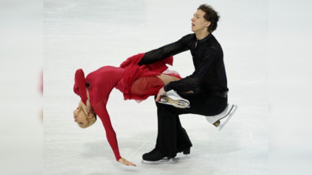 Bobrova y Soloviov ganan la plata en danza en el Europeo de patinaje