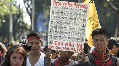 Familiares de los 43 estudiantes: "Nos dijeron que encontraron 6 bolsas con cenizas"