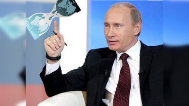 Putin cuestiona la 'democracia' que metió preso a Julian Assange