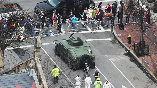 El FBI detiene a tres personas vinculadas con los sospechosos del atentado de Boston