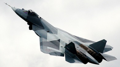El caza ruso T-50 sobrevuela Rusia de cabo a rabo en su primer vuelo de larga distancia