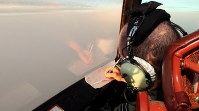 Un avión australiano detecta varios objetos durante la búsqueda del MH370