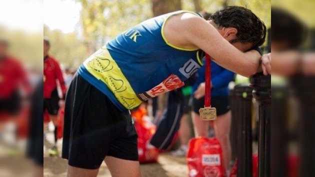 Tragedia a unos metros de la meta: Muere una mujer durante la maratón de Londres