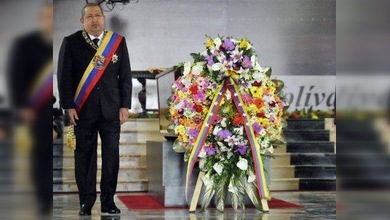 En homenaje a Simón Bolívar, Chávez pide redoblar 'fuerza moral' contra agresión de EE.UU.