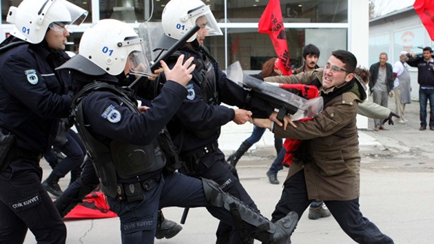 Fotos: Protestas masivas en Turquía contra la llegada de los misiles Patriot de la OTAN