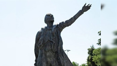 Grupo de eurodiputados pide la retirada de una estatua de Lenin en Francia