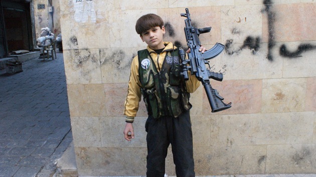 Un niño de 11 años en Siria, una ‘máquina de matar’ más