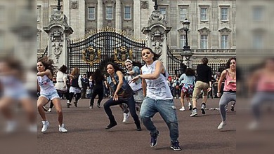 Más de 100 jóvenes organizaron "flashmob" en Londres en honor de la reciente boda real
