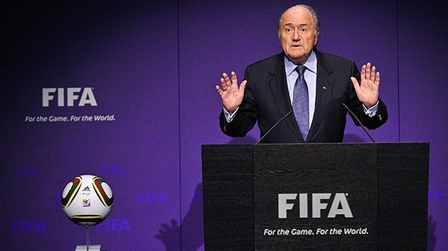 Escándalos de corrupción aumentan la tensión en la FIFA