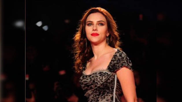 Dos supuestas fotos de Scarlett Johansson desnuda encienden la Red