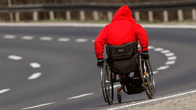 Un paralítico vuelve a caminar gracias a un trasplante de células en su médula