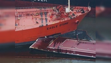 Vertido de petróleo en aguas del Golfo de México por un choque de barcos