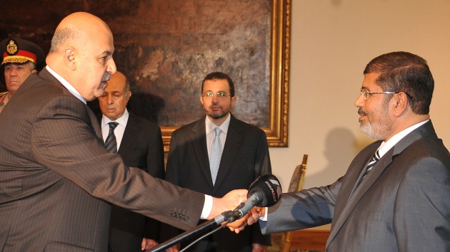 Dimite el vicepresidente egipcio, Mahmud Mekki, en plena jornada electoral