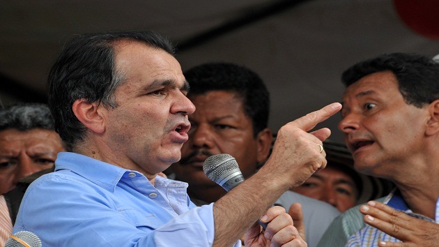 Un candidato presidencial colombiano, pillado hablando con un 'hacker' procesado