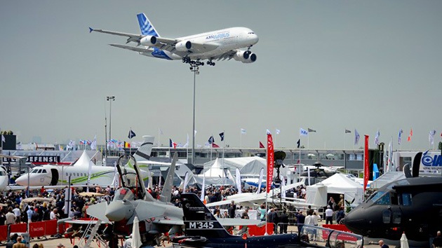 Fotos: Espectáculo aéreo en el salón aeronáutico francés de Le Bourget