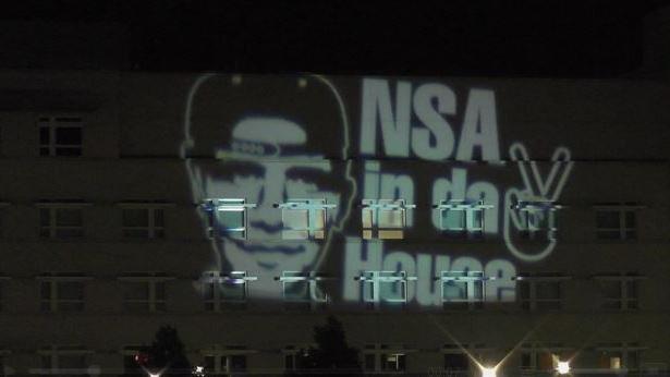US-Regierung: 250.000 Dollar pro Tag Geldstrafe für Yahoos Widerstand gegen PRISM-Spähprogramm