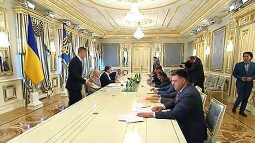 Parlamentsbeschluss: Sonderstatus und Amnestie für die Ostukraine
