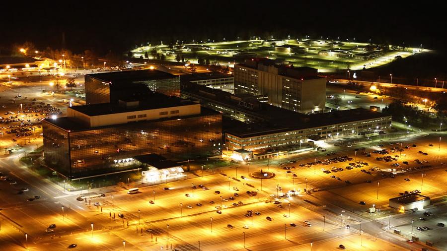 Wieso investierte NSA-Chef in Hochrisikoanlagen in China und Russland?