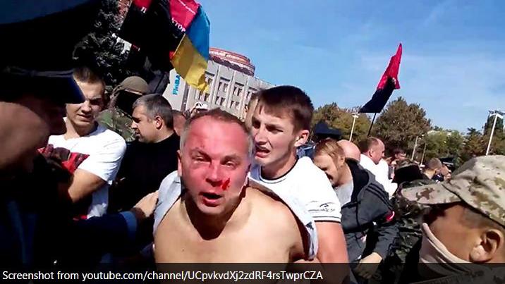 Menschenjagd in Odessa - Radikale Nationalisten schlagen Politiker auf offener Straße zusammen