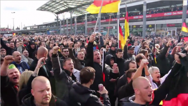 "Anti-Salafisten Demo": 44 Polizeibeamte nach rechtsextremem Aufmarsch verletzt