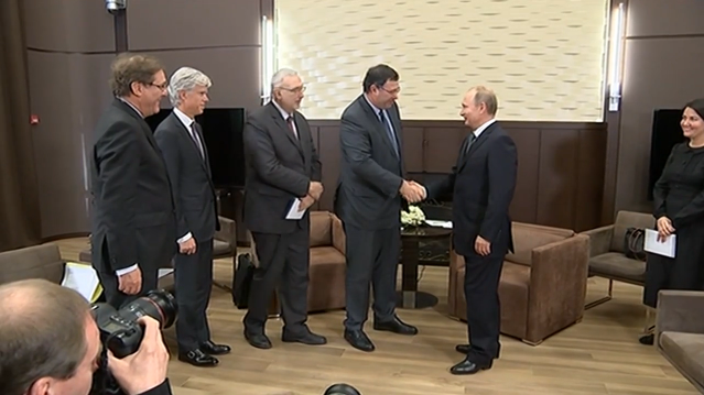 Strategisch: Rosneft erwirbt Anteile an produktivster Ölraffinerie Deutschlands