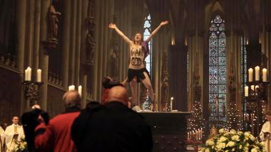 Russische Zustände? Femen-Aktivistin drohen 3 Jahre Haft wegen Nacktauftritt im Kölner Dom