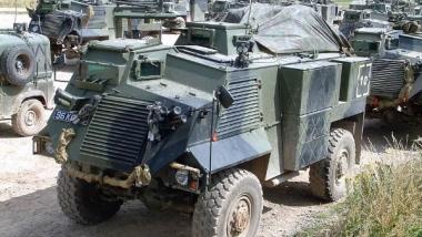 Ukrainisches Weihnachts-Shopping: Panzer aus England, Drohnen und panzerbrechende Waffen aus den USA