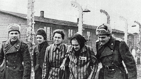 EU-Geschichtsrevisionimus 3.0: Auschwitz-Gedenken ohne die Befreier