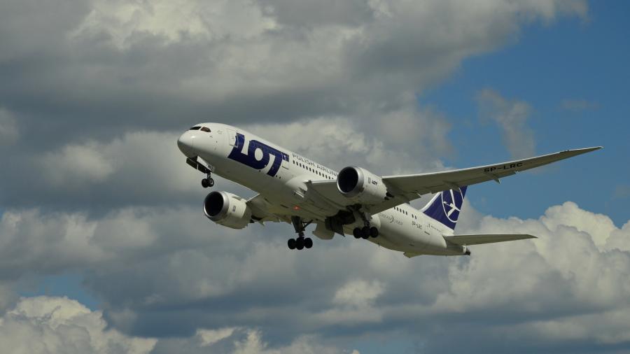 Lot-765: Der polnische Schwarzgeld-Linienflug der Millionen US-Dollar in die Ukraine brachte