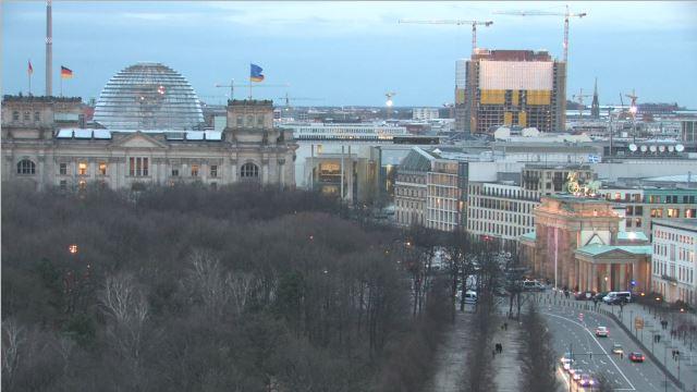 Live: „Terror nicht in unserem Namen“ - Mahnwache der muslimischen Verbände vor dem Brandenburger Tor