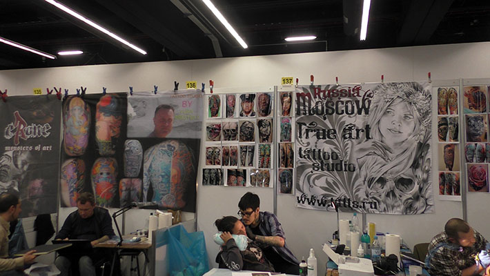 Russische Tattoo-Künstler in Frankfurt haben keine Angst vor dem Kreml