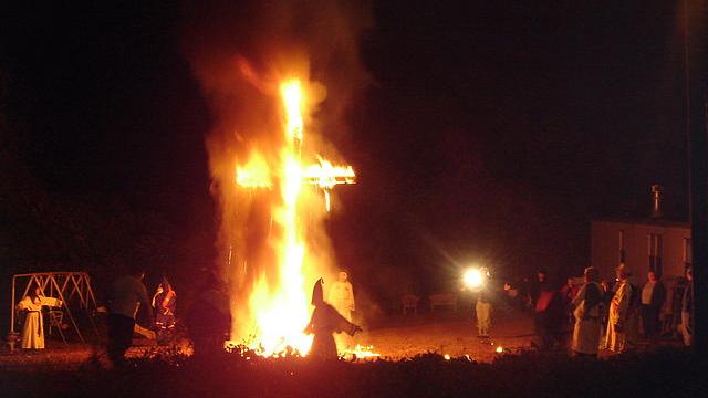 "Wir können alles. Außer Mordaufklärung?" Die Verbindungen zwischen Ku-Klux-Klan und Polizei in Ba-Wü