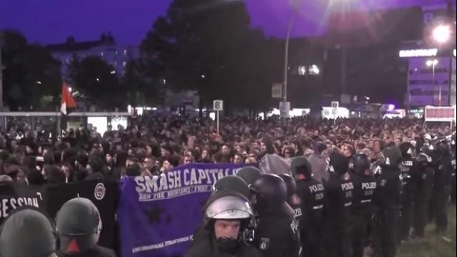 Live: Antikapitalistische Demonstration in Berlin-Wedding