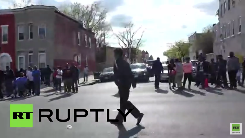 Michael Jackson Show begleitet Baltimore Proteste