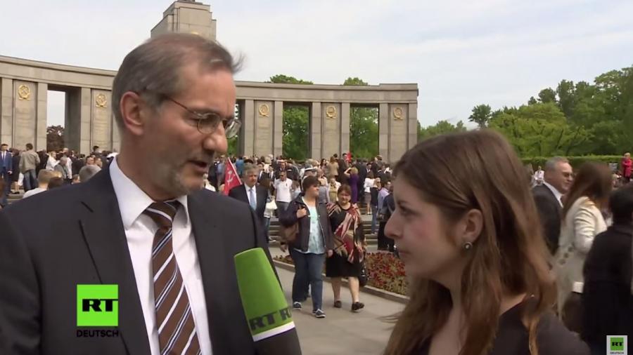 RT Deutsch Reporterin an Grenze festgehalten und vom ukrainischen Geheimdienst mit 3-jährigem Einreiseverbot belegt