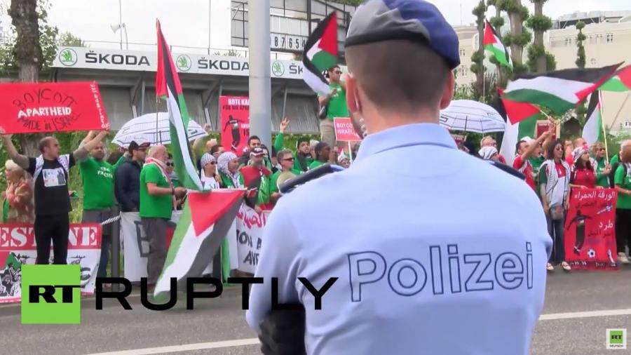 Schweiz: Demonstranten verlangen Boykott und Expulsion Israels von der Fifa