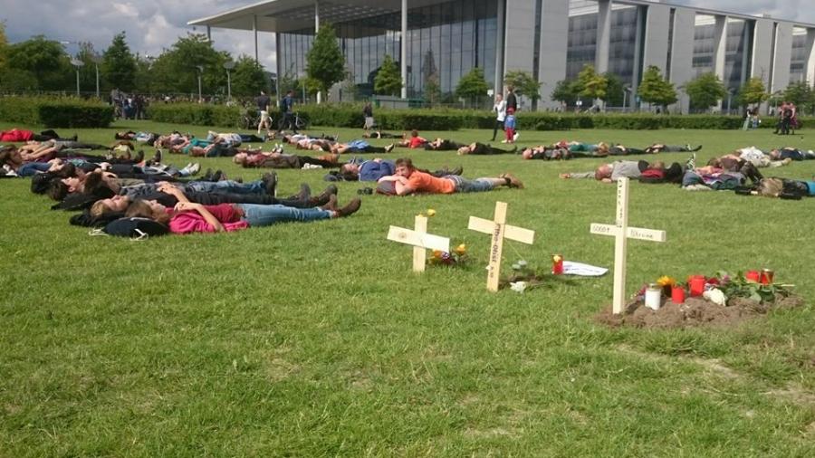 Nicht alles ist schön im politischen Zentrum: Kunstkritik zum Marsch der (Un)-Entschlossenen