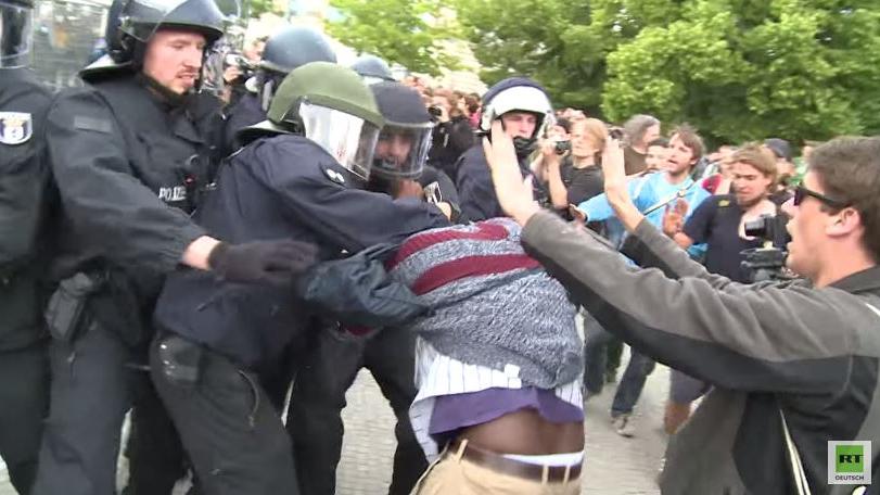Zusammenschnitt der Aktionsdemonstration: Die Toten kommen! - Marsch der (Un)-Entschlossenen