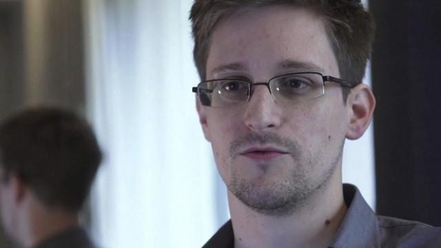 Live: Fragerunde mit Edward Snowden durch Amnesty International