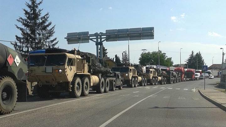 NATO-Militärtransporter an ungarisch-ukrainischer Grenze gesichtet
