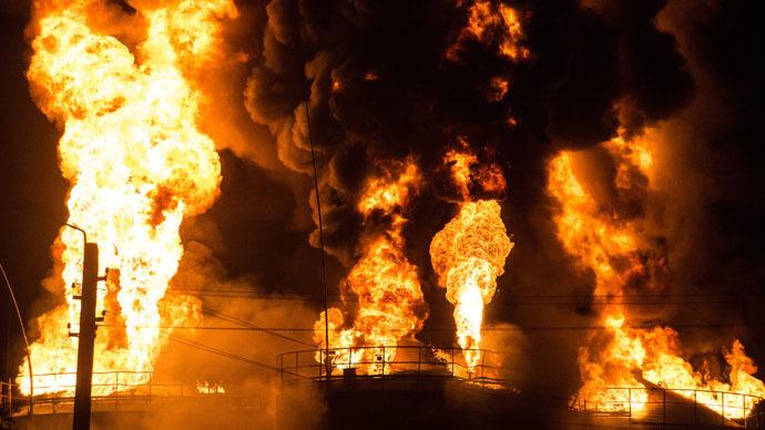 Tag 3: Großfeuer in Öl- und Gaslager in der Nähe von Kiew noch immer nicht unter Kontrolle