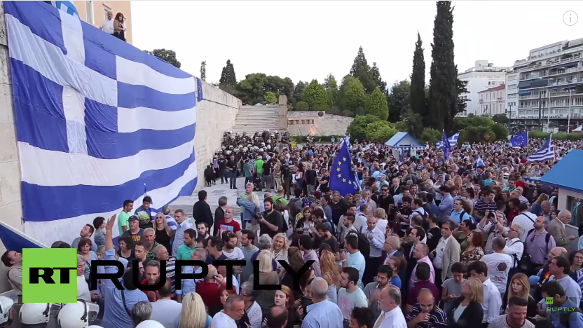 Live: Befürworter der EU-Reformen demonstrieren vor griechischem Parlament in Athen