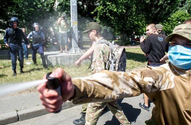 Ukraine: Rechter Sektor ruft zu Bruch von Minsk II und neuer Militäroffensive auf