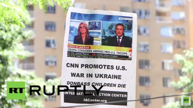 New York: „CNN fördert den US-Krieg in der Ukraine"– Protest gegen US-Medien vor CNN Gebäude