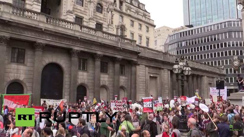 Live: Protest gegen massive Kürzungen und Sparpolitik in London