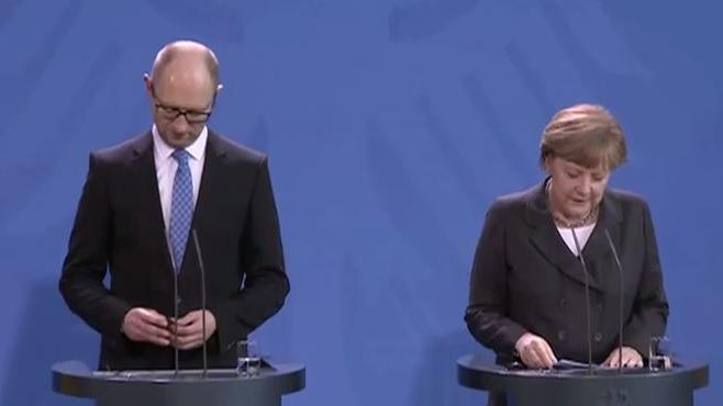 Mit zweierlei Maß: Daumenschrauben für Griechenland - Geldgeschenke für die Ukraine