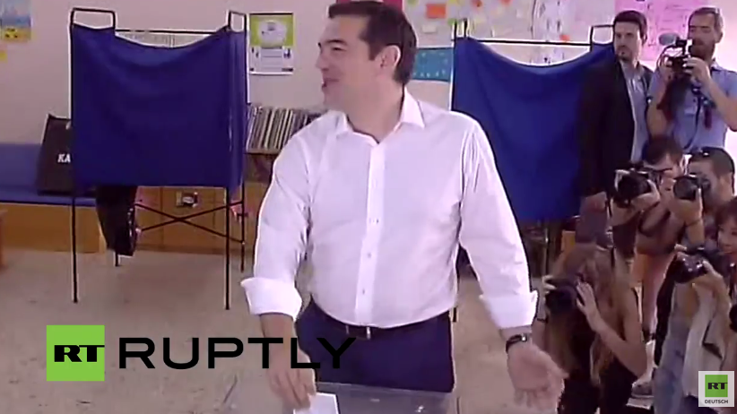 Live: Tsipras gibt seine Stimme fürs Referendum ab