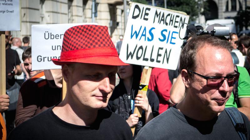 Es droht weiter Gefängnis: Nach erstem Zurückrudern zieht Generalbundesanwalt Daumenschrauben gegen netzpolitik.org wieder an